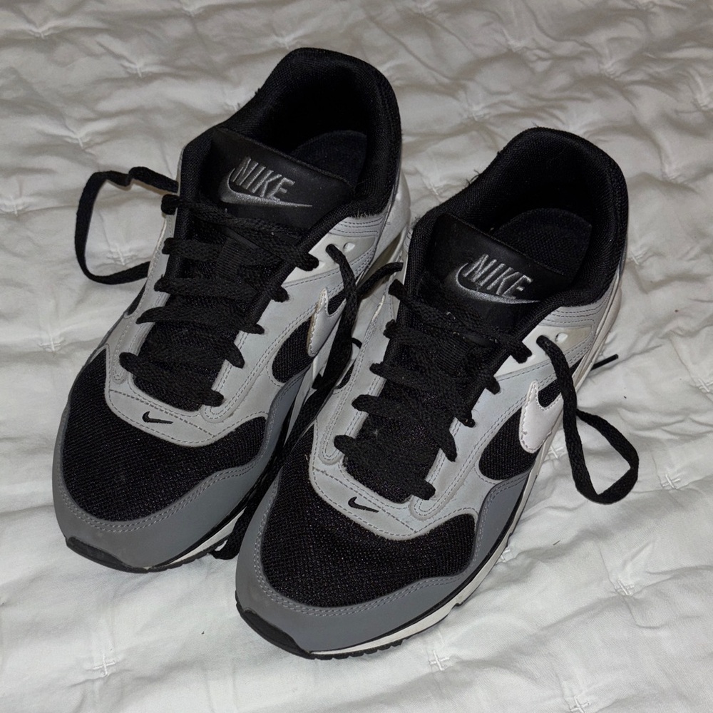 Nike Dual-Tone Black and Gray Sneakers